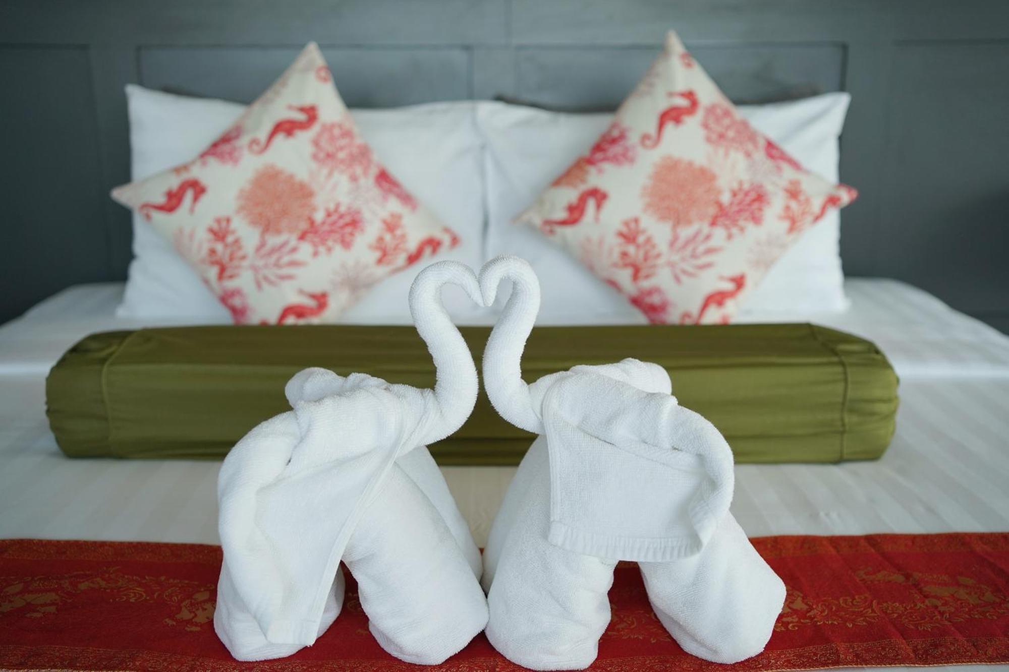 Casa Del M Phuket - Newly Renovated Otel Patong Dış mekan fotoğraf