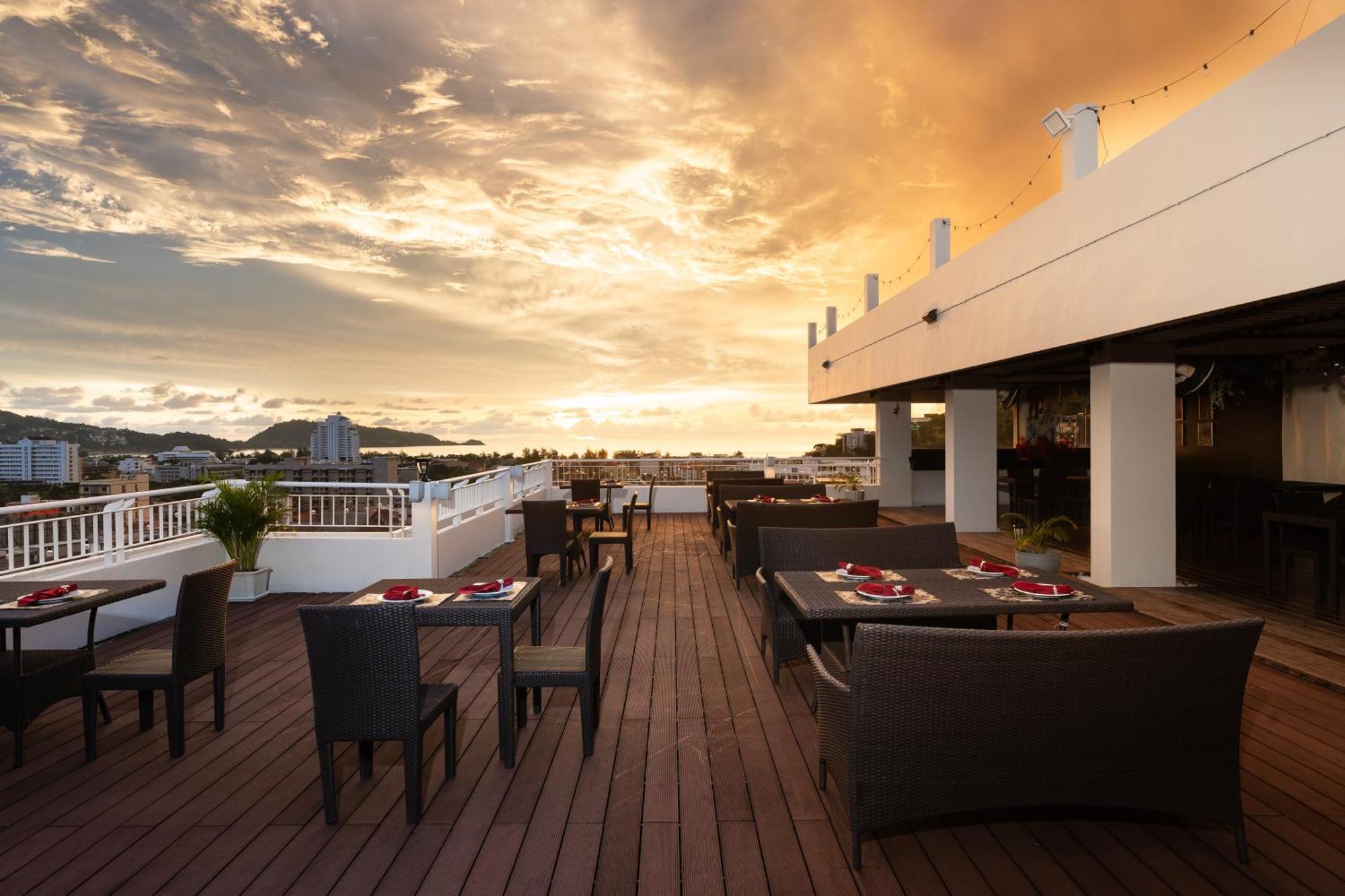 Casa Del M Phuket - Newly Renovated Otel Patong Dış mekan fotoğraf