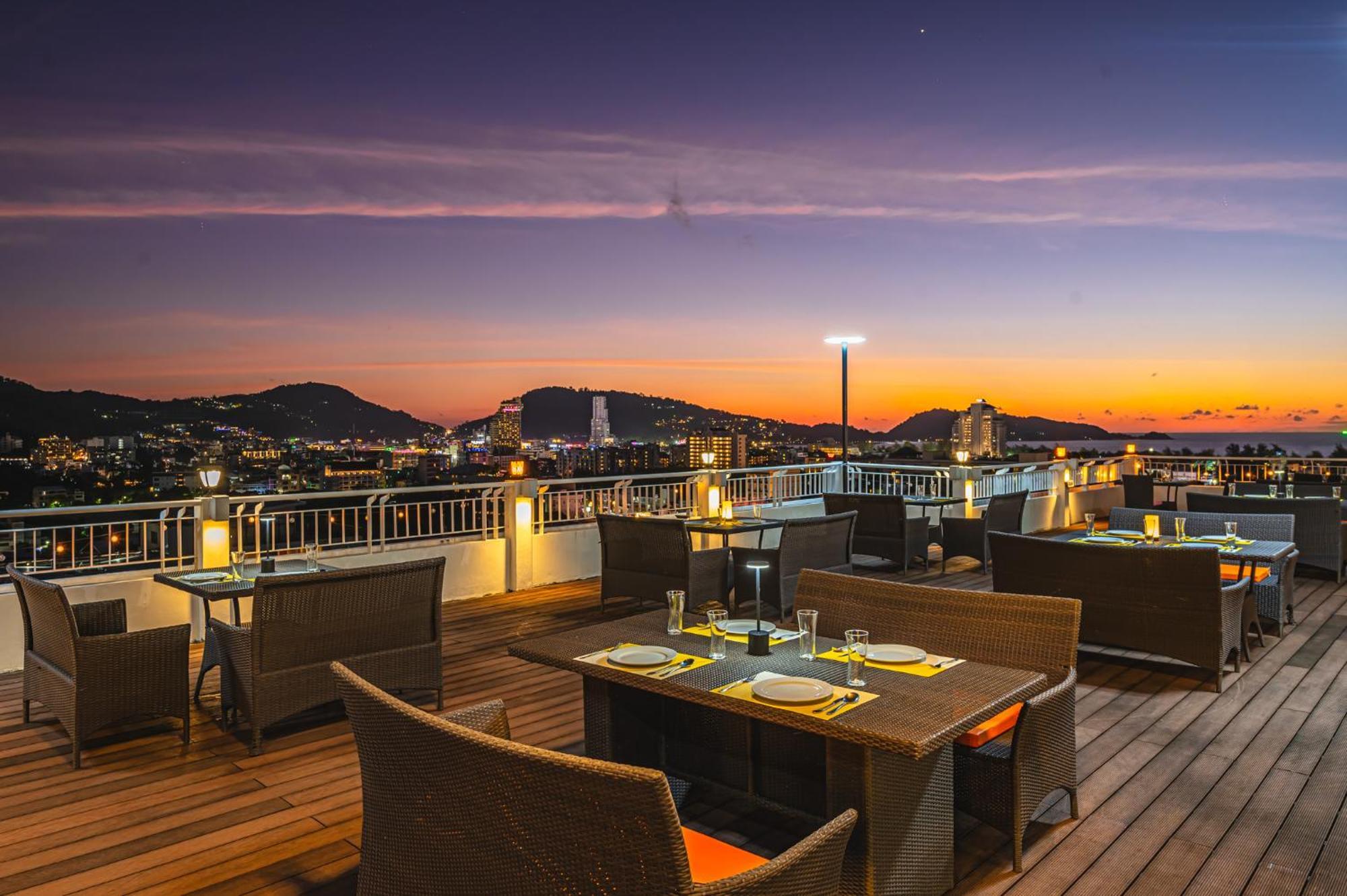 Casa Del M Phuket - Newly Renovated Otel Patong Dış mekan fotoğraf